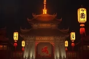 剧集沉默的靶场中空旷训练场与靶位的画面